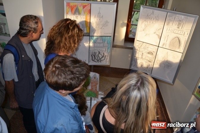 Zdjęcie w galerii na portalu naszraciborz.pl: Zamek inspiracją artystyczną - spotkanie otwierające wystawę prac na Zamku Piastowskim wiadomości z regionu