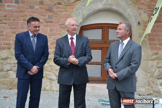 Zdjęcie w galerii na portalu naszraciborz.pl: Trzy zamki - zawody modeli latających F1E wiadomości z regionu