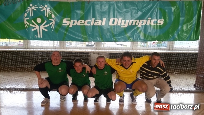 Zdjęcie w galerii na portalu naszraciborz.pl: Warsztatowicze z Raciborza na podium halowej piłki nożnej  wiadomości z regionu