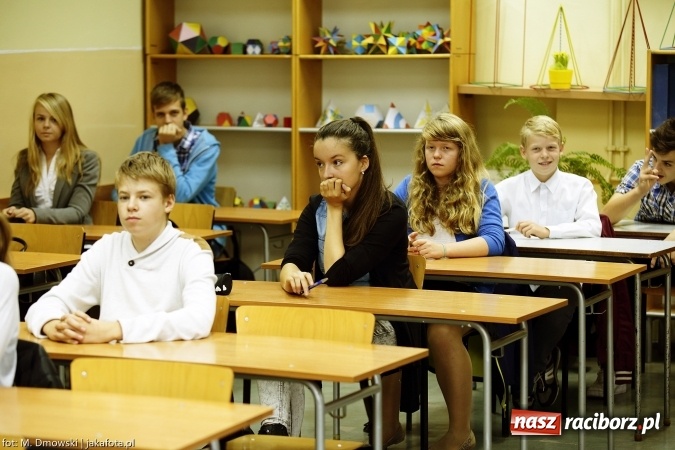 Zdjęcie w galerii na portalu naszraciborz.pl: II LO obchodziło dziś Europejski Dzień Języków Obcych wiadomości z regionu