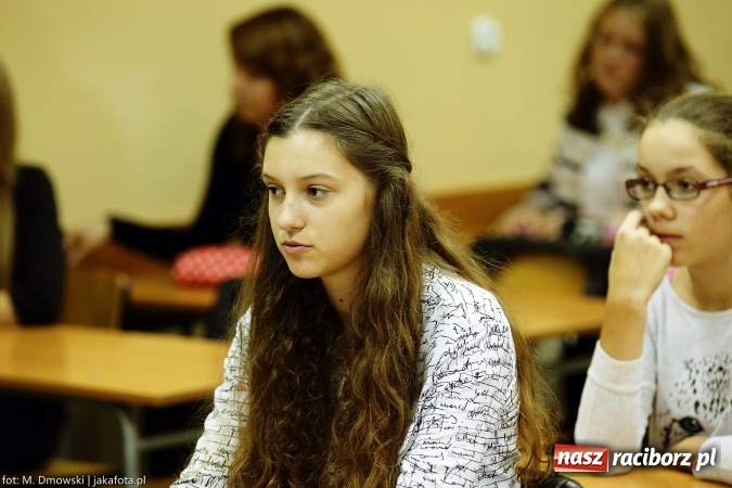 Zdjęcie w galerii na portalu naszraciborz.pl: II LO obchodziło dziś Europejski Dzień Języków Obcych wiadomości z regionu