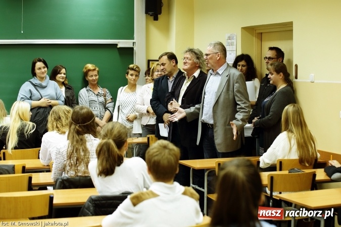 Zdjęcie w galerii na portalu naszraciborz.pl: II LO obchodziło dziś Europejski Dzień Języków Obcych wiadomości z regionu