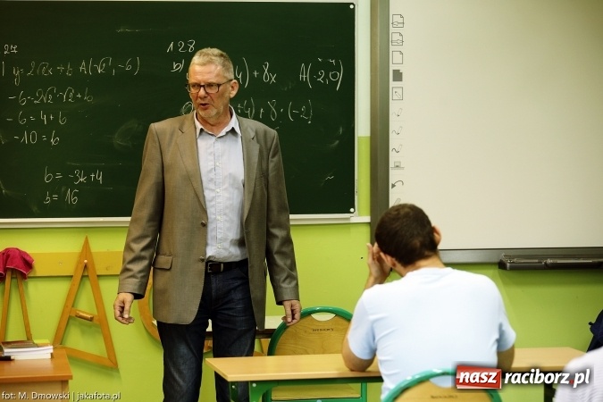 Zdjęcie w galerii na portalu naszraciborz.pl: II LO obchodziło dziś Europejski Dzień Języków Obcych wiadomości z regionu