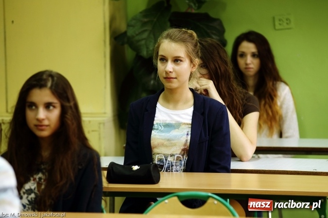 Zdjęcie w galerii na portalu naszraciborz.pl: II LO obchodziło dziś Europejski Dzień Języków Obcych wiadomości z regionu