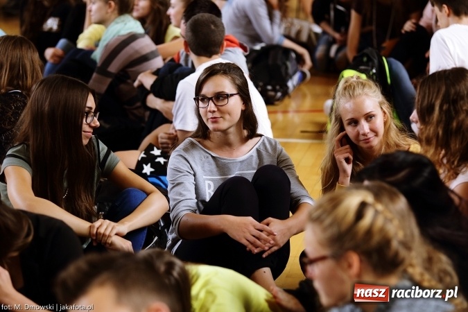 Zdjęcie w galerii na portalu naszraciborz.pl: II LO obchodziło dziś Europejski Dzień Języków Obcych wiadomości z regionu