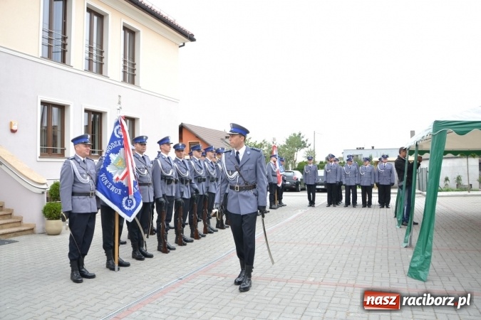 Zdjęcie w galerii na portalu naszraciborz.pl: Policjanci oficjalnie wrócili do pracy w Komisariacie Krzyżanowice - zobacz jak wygląda po gruntownej modernizacji wiadomości z regionu