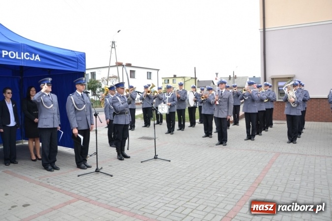Zdjęcie w galerii na portalu naszraciborz.pl: Policjanci oficjalnie wrócili do pracy w Komisariacie Krzyżanowice - zobacz jak wygląda po gruntownej modernizacji wiadomości z regionu
