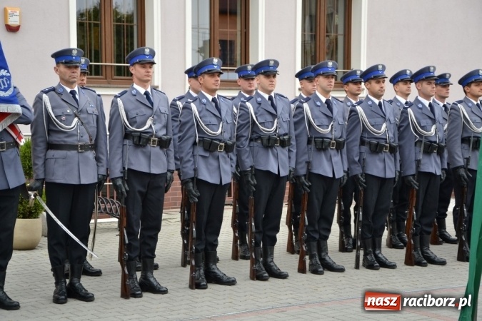 Zdjęcie w galerii na portalu naszraciborz.pl: Policjanci oficjalnie wrócili do pracy w Komisariacie Krzyżanowice - zobacz jak wygląda po gruntownej modernizacji wiadomości z regionu