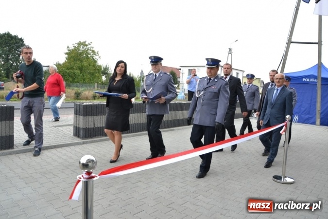 Zdjęcie w galerii na portalu naszraciborz.pl: Policjanci oficjalnie wrócili do pracy w Komisariacie Krzyżanowice - zobacz jak wygląda po gruntownej modernizacji wiadomości z regionu