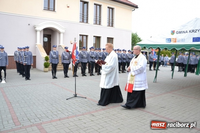 Zdjęcie w galerii na portalu naszraciborz.pl: Policjanci oficjalnie wrócili do pracy w Komisariacie Krzyżanowice - zobacz jak wygląda po gruntownej modernizacji wiadomości z regionu