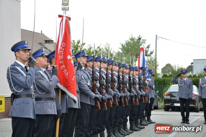 Zdjęcie w galerii na portalu naszraciborz.pl: Policjanci oficjalnie wrócili do pracy w Komisariacie Krzyżanowice - zobacz jak wygląda po gruntownej modernizacji wiadomości z regionu
