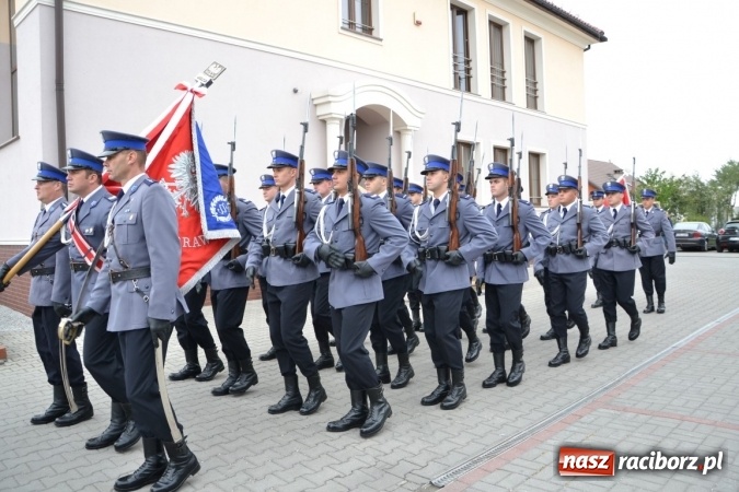Zdjęcie w galerii na portalu naszraciborz.pl: Policjanci oficjalnie wrócili do pracy w Komisariacie Krzyżanowice - zobacz jak wygląda po gruntownej modernizacji wiadomości z regionu