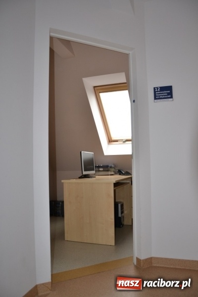 Zdjęcie w galerii na portalu naszraciborz.pl: Policjanci oficjalnie wrócili do pracy w Komisariacie Krzyżanowice - zobacz jak wygląda po gruntownej modernizacji wiadomości z regionu
