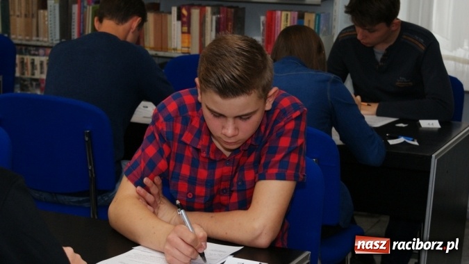 Zdjęcie w galerii na portalu naszraciborz.pl: Konkurs Wiedzy o Ruchu Drogowym  wiadomości z regionu