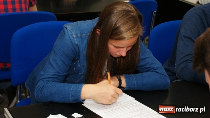 Zdjęcie w galerii na portalu naszraciborz.pl: Konkurs Wiedzy o Ruchu Drogowym  wiadomości z regionu