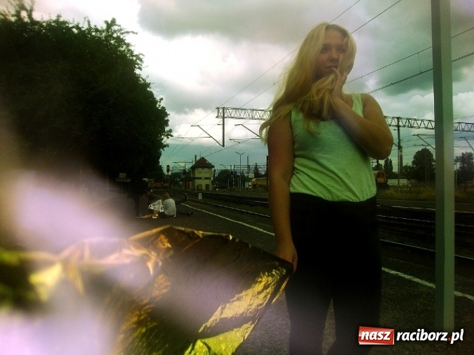 Zdjęcie w galerii na portalu naszraciborz.pl: Blaski i cienie i raciborskiego dworca - plener uczniów Liceum Plastycznego  wiadomości z regionu