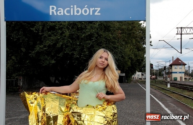 Zdjęcie w galerii na portalu naszraciborz.pl: Blaski i cienie i raciborskiego dworca - plener uczniów Liceum Plastycznego  wiadomości z regionu