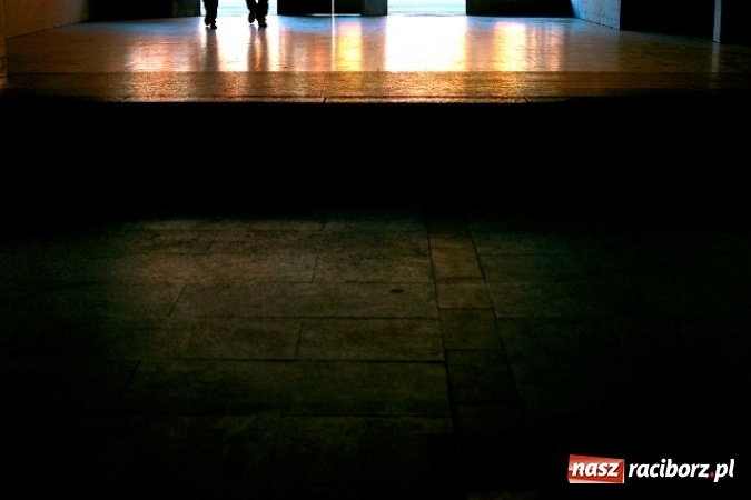 Zdjęcie w galerii na portalu naszraciborz.pl: Blaski i cienie i raciborskiego dworca - plener uczniów Liceum Plastycznego  wiadomości z regionu