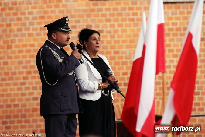 Zdjęcie w galerii na portalu naszraciborz.pl: Piknik militarny na zamku - uczniowie ZSOMS złożyli ślubowanie wiadomości z regionu