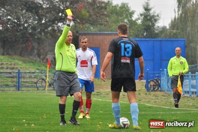 Zdjęcie w galerii na portalu naszraciborz.pl: IV liga: Bez bramek przy Srebrnej wiadomości z regionu
