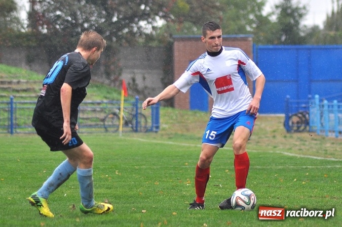 Zdjęcie w galerii na portalu naszraciborz.pl: IV liga: Bez bramek przy Srebrnej wiadomości z regionu