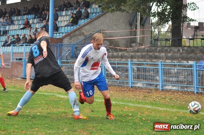 Zdjęcie w galerii na portalu naszraciborz.pl: IV liga: Bez bramek przy Srebrnej wiadomości z regionu