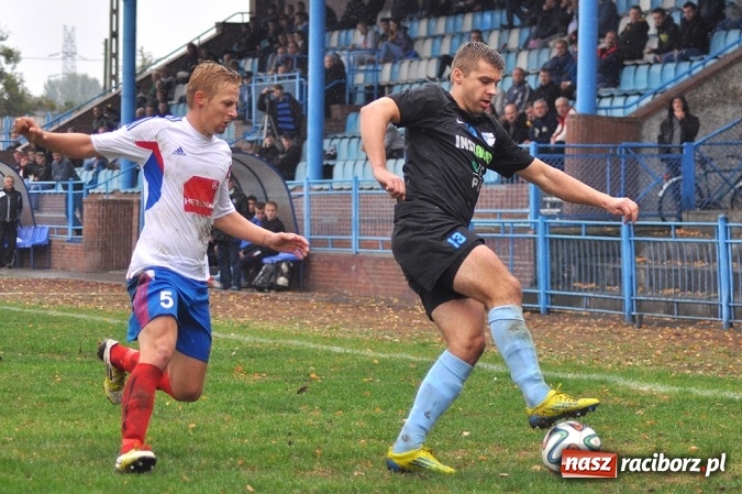 Zdjęcie w galerii na portalu naszraciborz.pl: IV liga: Bez bramek przy Srebrnej wiadomości z regionu