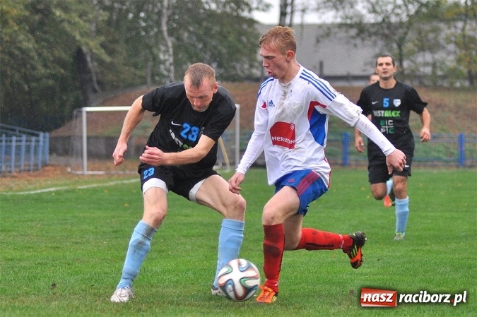Zdjęcie w galerii na portalu naszraciborz.pl: IV liga: Bez bramek przy Srebrnej wiadomości z regionu