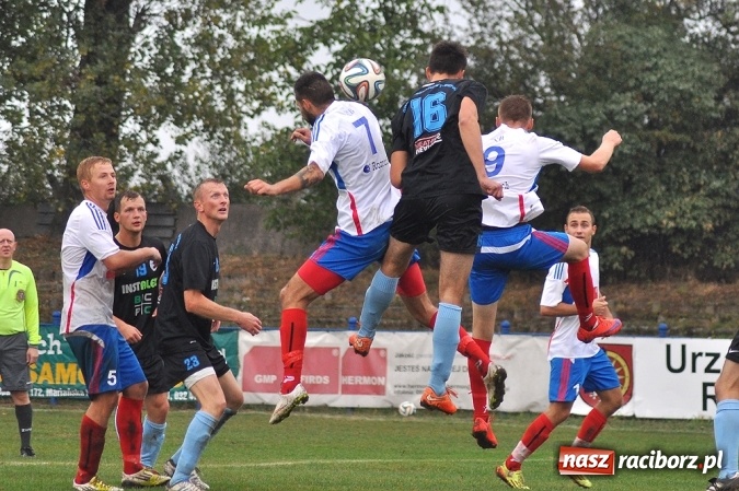 Zdjęcie w galerii na portalu naszraciborz.pl: IV liga: Bez bramek przy Srebrnej wiadomości z regionu