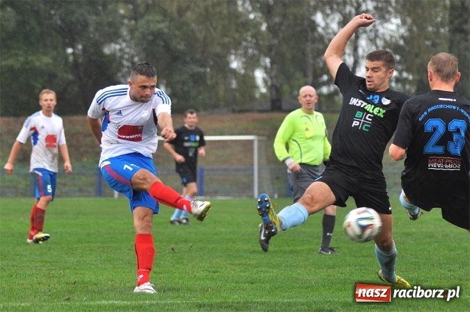 Zdjęcie w galerii na portalu naszraciborz.pl: IV liga: Bez bramek przy Srebrnej wiadomości z regionu