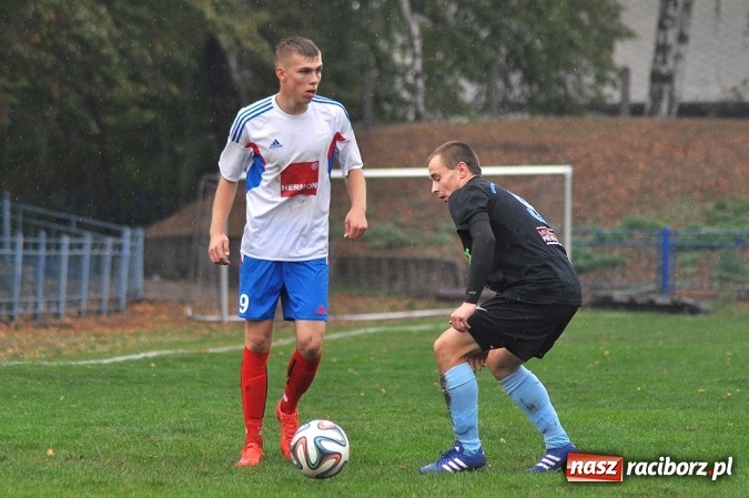 Zdjęcie w galerii na portalu naszraciborz.pl: IV liga: Bez bramek przy Srebrnej wiadomości z regionu