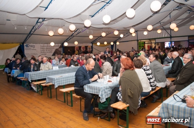Zdjęcie w galerii na portalu naszraciborz.pl: Oktoberfest w Szymocicach – jak na Bajerach… wiadomości z regionu