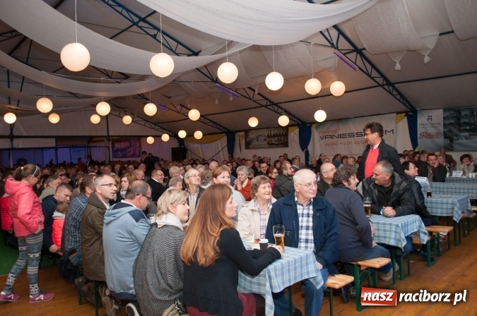 Zdjęcie w galerii na portalu naszraciborz.pl: Oktoberfest w Szymocicach – jak na Bajerach… wiadomości z regionu