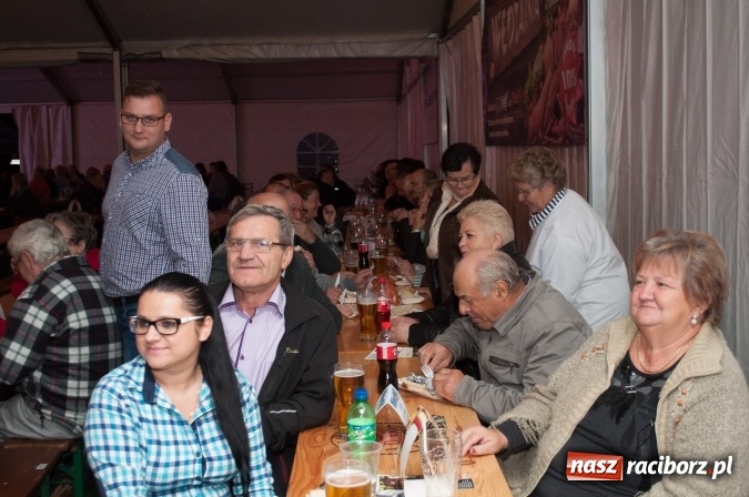 Zdjęcie w galerii na portalu naszraciborz.pl: Oktoberfest w Szymocicach – jak na Bajerach… wiadomości z regionu