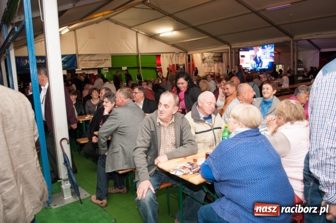 Zdjęcie w galerii na portalu naszraciborz.pl: Oktoberfest w Szymocicach – jak na Bajerach… wiadomości z regionu
