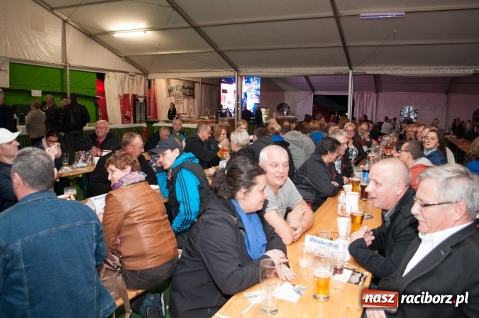 Zdjęcie w galerii na portalu naszraciborz.pl: Oktoberfest w Szymocicach – jak na Bajerach… wiadomości z regionu