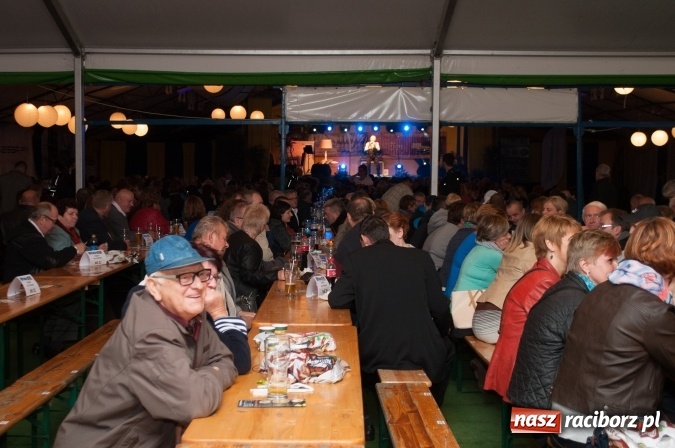 Zdjęcie w galerii na portalu naszraciborz.pl: Oktoberfest w Szymocicach – jak na Bajerach… wiadomości z regionu