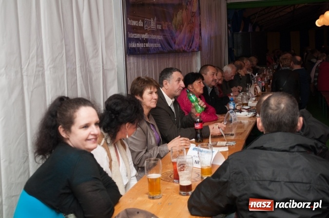 Zdjęcie w galerii na portalu naszraciborz.pl: Oktoberfest w Szymocicach – jak na Bajerach… wiadomości z regionu