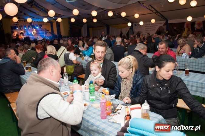 Zdjęcie w galerii na portalu naszraciborz.pl: Oktoberfest w Szymocicach – jak na Bajerach… wiadomości z regionu