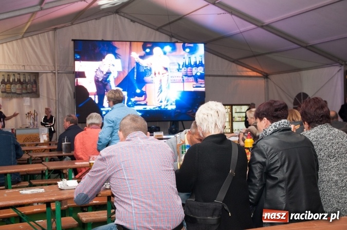 Zdjęcie w galerii na portalu naszraciborz.pl: Oktoberfest w Szymocicach – jak na Bajerach… wiadomości z regionu