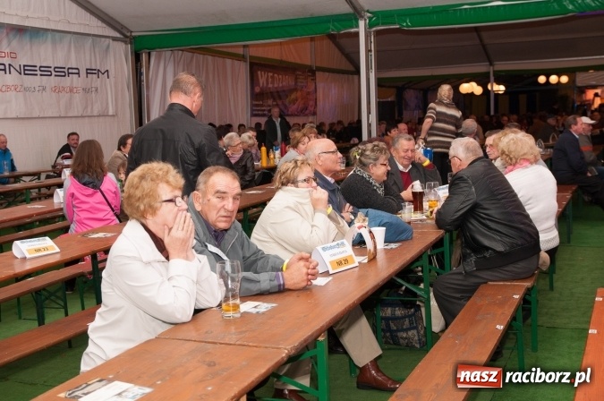 Zdjęcie w galerii na portalu naszraciborz.pl: Oktoberfest w Szymocicach – jak na Bajerach… wiadomości z regionu