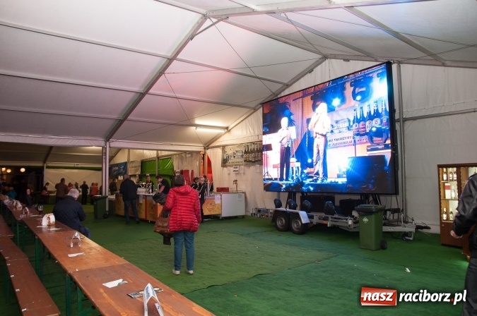Zdjęcie w galerii na portalu naszraciborz.pl: Oktoberfest w Szymocicach – jak na Bajerach… wiadomości z regionu
