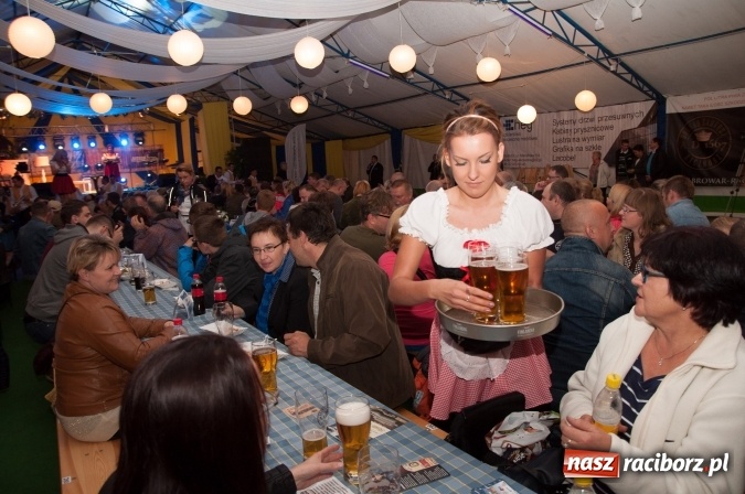 Zdjęcie w galerii na portalu naszraciborz.pl: Oktoberfest w Szymocicach – jak na Bajerach… wiadomości z regionu