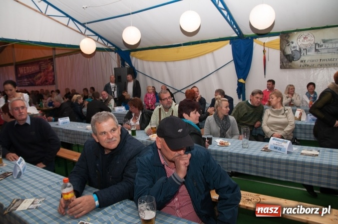 Zdjęcie w galerii na portalu naszraciborz.pl: Oktoberfest w Szymocicach – jak na Bajerach… wiadomości z regionu