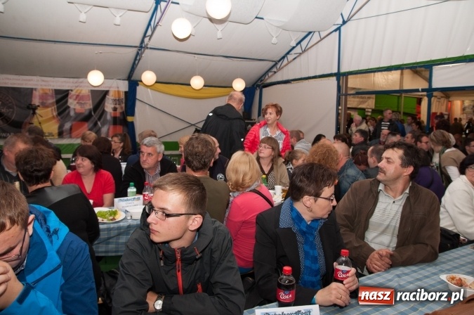 Zdjęcie w galerii na portalu naszraciborz.pl: Oktoberfest w Szymocicach – jak na Bajerach… wiadomości z regionu