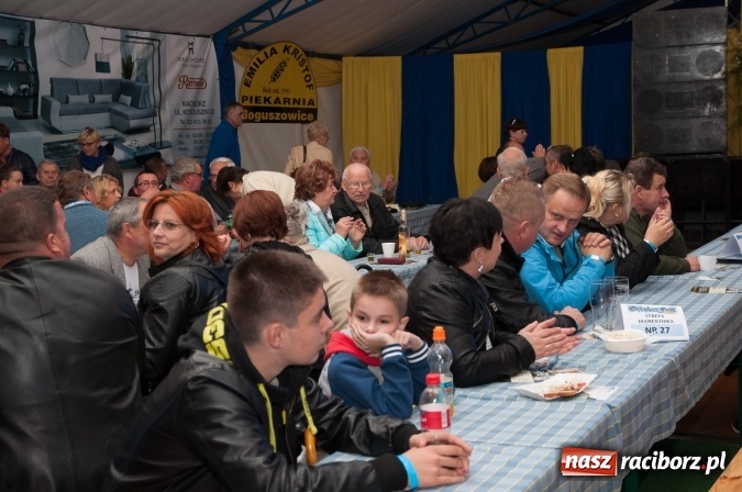 Zdjęcie w galerii na portalu naszraciborz.pl: Oktoberfest w Szymocicach – jak na Bajerach… wiadomości z regionu