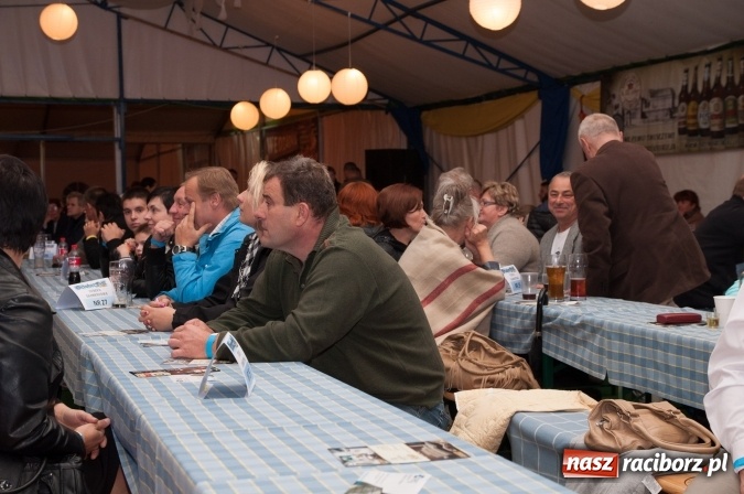 Zdjęcie w galerii na portalu naszraciborz.pl: Oktoberfest w Szymocicach – jak na Bajerach… wiadomości z regionu