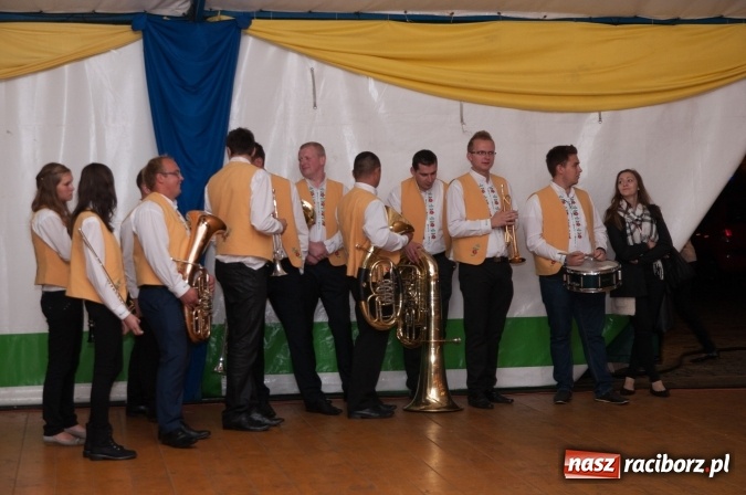 Zdjęcie w galerii na portalu naszraciborz.pl: Oktoberfest w Szymocicach – jak na Bajerach… wiadomości z regionu