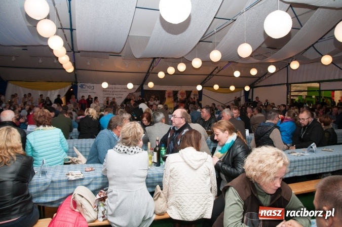 Zdjęcie w galerii na portalu naszraciborz.pl: Oktoberfest w Szymocicach – jak na Bajerach… wiadomości z regionu