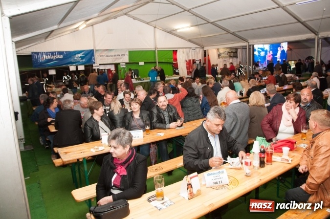 Zdjęcie w galerii na portalu naszraciborz.pl: Oktoberfest w Szymocicach – jak na Bajerach… wiadomości z regionu